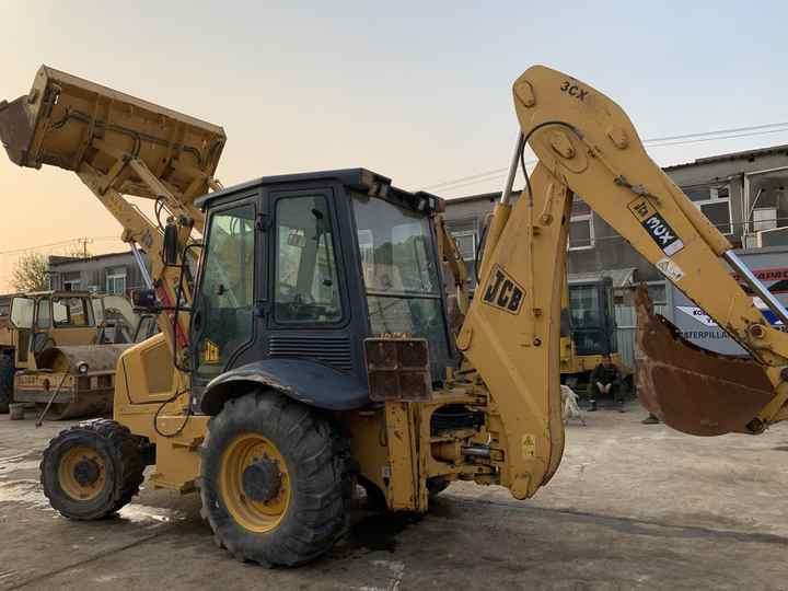 Backhoe loader JCB 3cX backhoe loader manufactured in 2022 with telescopic boom JCB3CX JCB4CX JCB 3DX JCB 3cX backhoe loader manufactured in 2022 with telescopic boom JCB3CX JCB4CX JCB 3DX- Photo 5