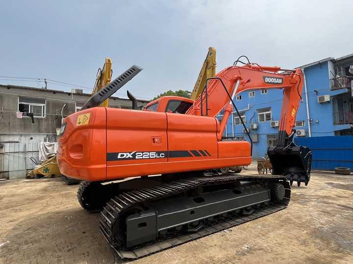 Crawler excavator Used excavator doosan dx60 excavators earth-moving machinery doosan dx60 dx80 dx75 dx225 for sale Used excavator doosan dx60 excavators earth-moving machinery doosan dx60 dx80 dx75 dx225 for sale- Photo 3