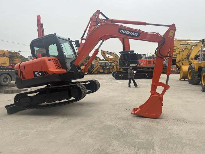 Crawler excavator Nice Performance 6t Small Used Excavator,Original Korea Doosan Used Excavators Doosan Dx60 for Sale Nice Performance 6t Small Used Excavator,Original Korea Doosan Used Excavators Doosan Dx60 for Sale- Photo 3
