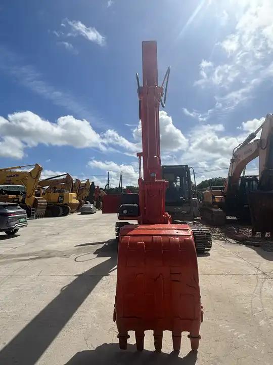 Crawler excavator 12 Ton Tracked Excavator Low Working Hours Hitachi Zx120 Hydraulic Excavator With Isuzu Engine In Shanghai 12 Ton Tracked Excavator Low Working Hours Hitachi Zx120 Hydraulic Excavator With Isuzu Engine In Shanghai- Photo 3