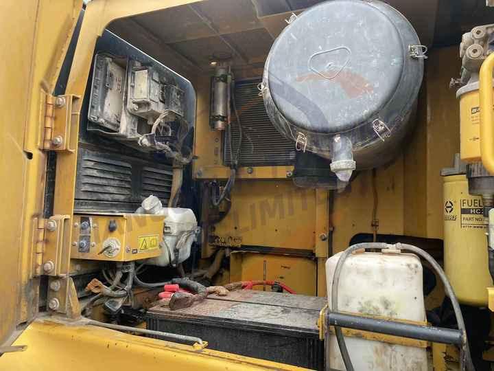 Excavator Heavy Cat Mining Excavator Cat 349d, 340d, 345D, 336D Excellent Secondhand Excavator in Shanghai Heavy Cat Mining Excavator Cat 349d, 340d, 345D, 336D Excellent Secondhand Excavator in Shanghai- Photo 2