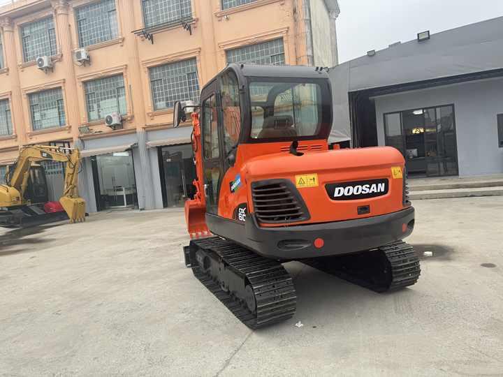 Crawler excavator Top Grade in Stock Doosan DX60 Used 6 Ton Hydraulic Crawler Excavator Digger High Quality Factory Price Used 6 Ton Top Grade in Stock Doosan DX60 Used 6 Ton Hydraulic Crawler Excavator Digger High Quality Factory Price Used 6 Ton- Photo 3