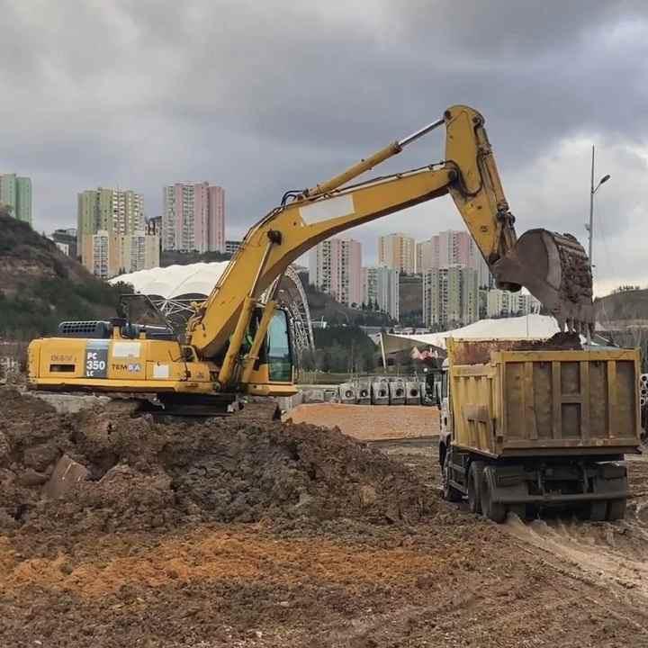 Crawler excavator New Arrival Used Kkomatsu PC350-8 PC300-7 PC270-8 PC400-7 Hydraulic Crawler Excavator Large Sized Machines for Sale New Arrival Used Kkomatsu PC350-8 PC300-7 PC270-8 PC400-7 Hydraulic Crawler Excavator Large Sized Machines for Sale- Photo 3