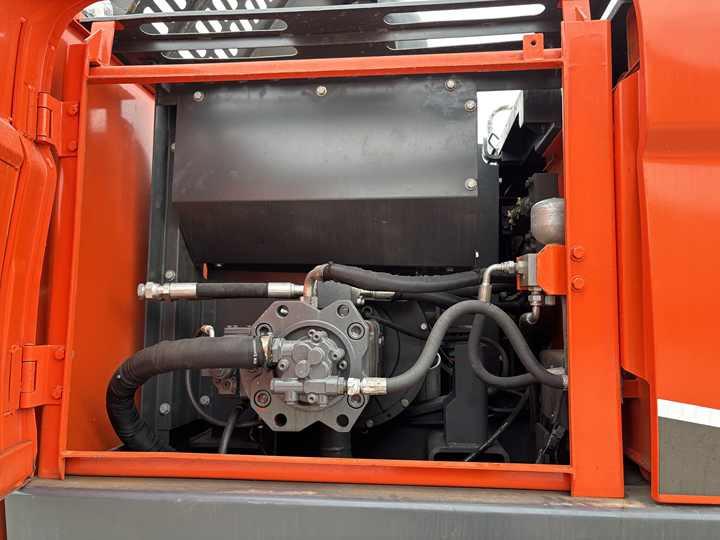 Crawler excavator 22 Tons Excavator Original Doosan Dx225LCA Crawler Digger Secondhand Used Good Condition Doosan Hydraulic Excavator on Sale 22 Tons Excavator Original Doosan Dx225LCA Crawler Digger Secondhand Used Good Condition Doosan Hydraulic Excavator on Sale- Photo 3