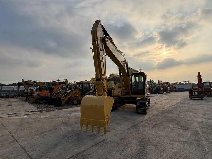 Crawler excavator Selling Original Japanese Second-hand Cat 320C Excavator 20 Tons Caterpillar 320CL Excavator at Low Price Selling Original Japanese Second-hand Cat 320C Excavator 20 Tons Caterpillar 320CL Excavator at Low Price- Photo 5