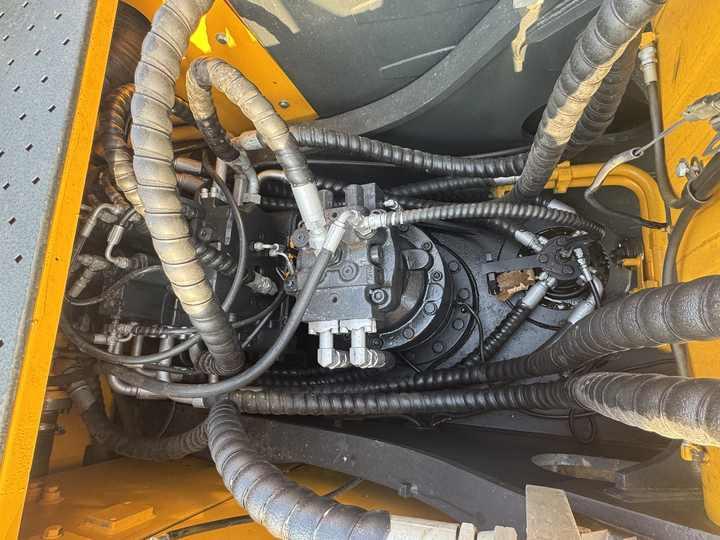 Crawler excavator Used HYUNDAI ROBEX 220LC-9S Second Hand High Quality Low Price for Sale Used HYUNDAI ROBEX 220LC-9S Second Hand High Quality Low Price for Sale- Photo 4