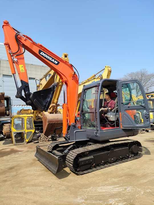 Crawler excavator Used excavator doosan dx60 excavators machinery doosan dx60 dx80 dx75 dx225 dh60 dh60-7 excavator Used excavator doosan dx60 excavators machinery doosan dx60 dx80 dx75 dx225 dh60 dh60-7 excavator- Photo 3