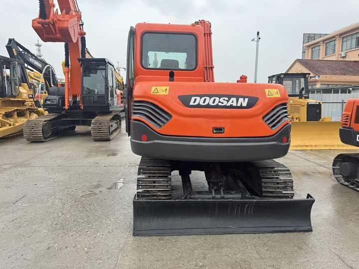 Crawler excavator Hot Sale Used Doosan DX75-9C Excavator Doosan 7.5 Ton Crawler Digger Original Equipment Hot Sale Used Doosan DX75-9C Excavator Doosan 7.5 Ton Crawler Digger Original Equipment- Photo 3