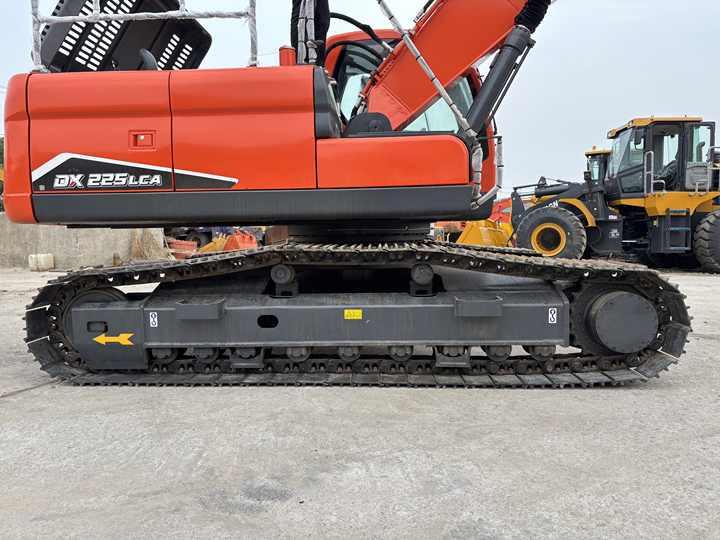 Crawler excavator Used Original KoreaN Doosan DX225lca Excavator Doosan Excavators Engineering Machinery Doosan 22ton USED Excavadoras Used Original KoreaN Doosan DX225lca Excavator Doosan Excavators Engineering Machinery Doosan 22ton USED Excavadoras- Photo 5