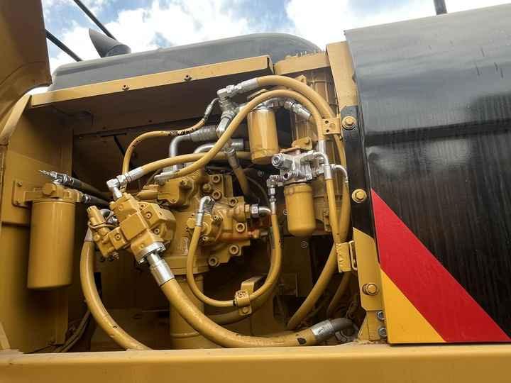 Crawler excavator 20Tons excavator Used CAT Excavator 325D 320D 320B 320BL 320C 320CL On sale 20Tons excavator Used CAT Excavator 325D 320D 320B 320BL 320C 320CL On sale- Photo 5