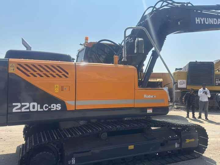 Excavator Heavy-duty Original Used Hyundai 220 Excavator Hyundai 220LC-9s 220LC-7 220lc Excavator for Sale in Stock Heavy-duty Original Used Hyundai 220 Excavator Hyundai 220LC-9s 220LC-7 220lc Excavator for Sale in Stock- Photo 5