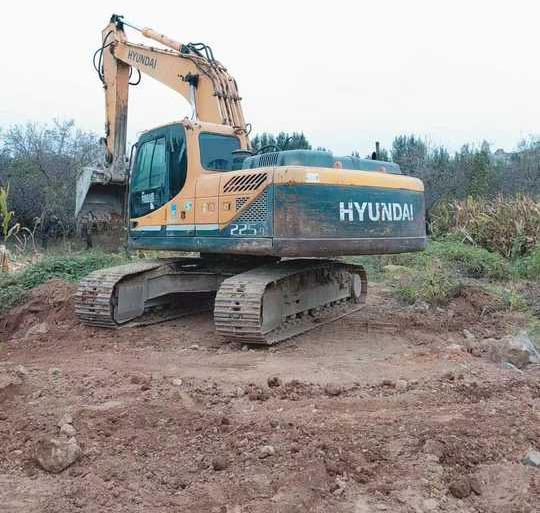 Crawler excavator 90% New Quality Guaranteed Favorable Price Used Hyundai R225lc-9t Crawler used Excavator 90% New Quality Guaranteed Favorable Price Used Hyundai R225lc-9t Crawler used Excavator- Photo 2