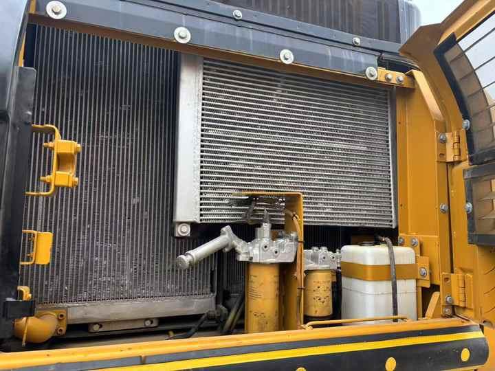 Excavator Hot Sale CAT 336 with Strong Power Engine Short Years Excellent Working Condition Crawler 36 Ton Used Tractor CAT 336 in Shock Hot Sale CAT 336 with Strong Power Engine Short Years Excellent Working Condition Crawler 36 Ton Used Tractor CAT 336 in Shock- Photo 5