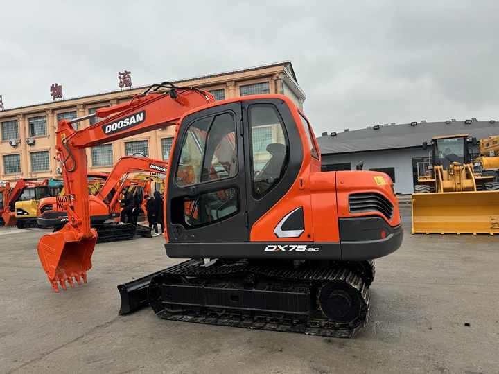 Crawler excavator Hot Sale Used Doosan DX75-9C Excavator Doosan 7.5 Ton Crawler Digger Original Equipment Hot Sale Used Doosan DX75-9C Excavator Doosan 7.5 Ton Crawler Digger Original Equipment- Photo 2