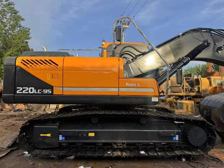 Excavator Used Good Quality Excavator Korea Hyundai 225LC-9T 225Lc-7 220LC-9S 150Lc-7 Good Quality for Sale at Low Price Used Good Quality Excavator Korea Hyundai 225LC-9T 225Lc-7 220LC-9S 150Lc-7 Good Quality for Sale at Low Price- Photo 3