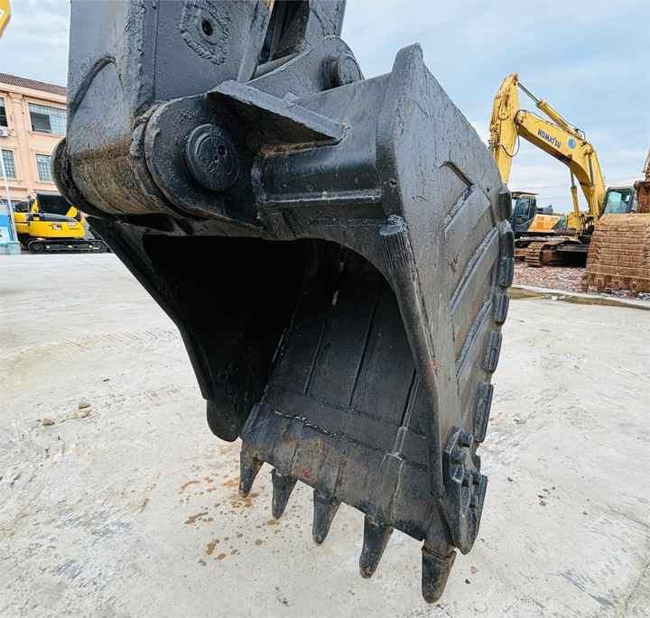 Crawler excavator Super Good Condition Japanese Made Used Cat 320b 320bl Hydraulic Tracked Excavator At Favorable Price In Shanghai Super Good Condition Japanese Made Used Cat 320b 320bl Hydraulic Tracked Excavator At Favorable Price In Shanghai- Photo 6