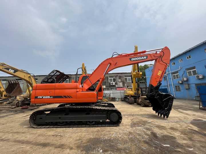 Crawler excavator Used excavator doosan dx60 excavators earth-moving machinery doosan dx60 dx80 dx75 dx225 for sale Used excavator doosan dx60 excavators earth-moving machinery doosan dx60 dx80 dx75 dx225 for sale- Photo 2