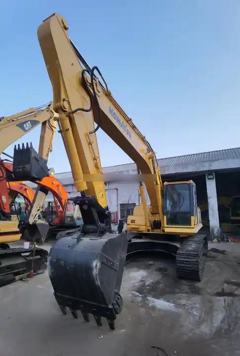 Crawler excavator High quality Japan original Used excavator Komatsu PC 200 Used Komatsu PC200 Excavator PC 220-8 220- 8 good condition on sale High quality Japan original Used excavator Komatsu PC 200 Used Komatsu PC200 Excavator PC 220-8 220- 8 good condition on sale- Photo 2