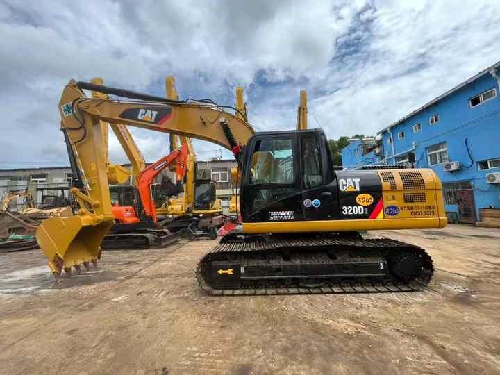 Excavator Used CAT second hand Caterpillar 320 320B 320C 320D Excavator Excavadoras de segunda mano Used CAT second hand Caterpillar 320 320B 320C 320D Excavator Excavadoras de segunda mano- Photo 2