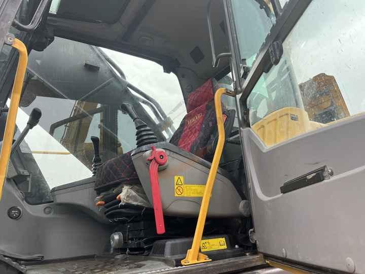 Crawler excavator Used Volvo EC480 Excavator 48 Ton Original Heavy Duty Equipment Digger Secondhand Crawler Hydraulic Excavator Volvo EC480DL Used Volvo EC480 Excavator 48 Ton Original Heavy Duty Equipment Digger Secondhand Crawler Hydraulic Excavator Volvo EC480DL- Photo 6