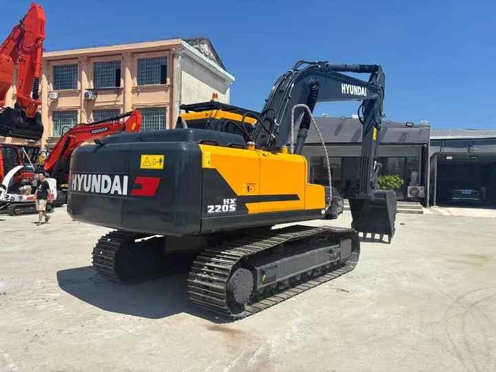 Excavator Used Korea Hyundai 220LC-9 22TON of Excavators in Good Condition Low Price Second-hand Used Korea Hyundai 220LC-9 22TON of Excavators in Good Condition Low Price Second-hand- Photo 2