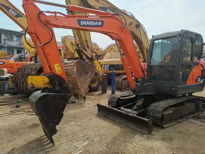 Crawler excavator Doosan DX60 Mini Wheel Excavator for Sale Provided Korea Good Construction Original Korea Doosan Engine 6 T,6 Ton in stock Doosan DX60 Mini Wheel Excavator for Sale Provided Korea Good Construction Original Korea Doosan Engine 6 T,6 Ton in stock- Photo 5