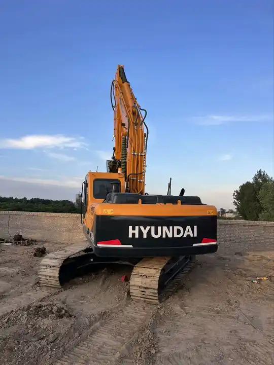 Crawler excavator 90% New Quality Guaranteed Favorable Price Used Hyundai R225lc-9t Crawler Excavator In Shanghai 90% New Quality Guaranteed Favorable Price Used Hyundai R225lc-9t Crawler Excavator In Shanghai- Photo 2