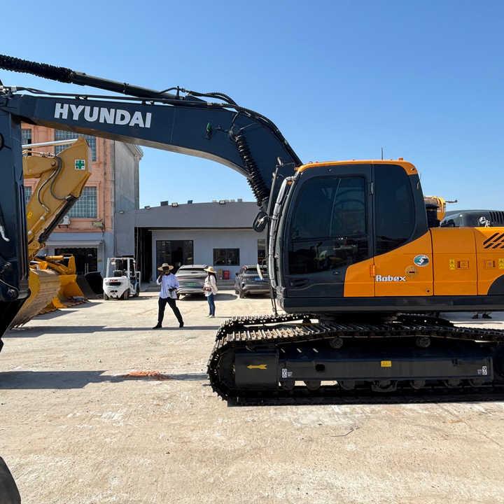 Excavator Used Good Quality Excavator Korea Hyundai 225LC-9T 225Lc-7 220LC-9S 150Lc-7 Good Quality for Sale at Low Price Used Good Quality Excavator Korea Hyundai 225LC-9T 225Lc-7 220LC-9S 150Lc-7 Good Quality for Sale at Low Price- Photo 2