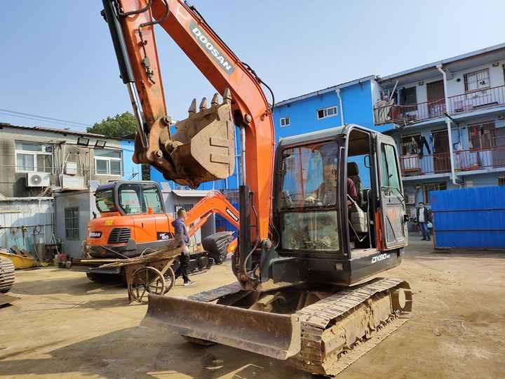 Crawler excavator Used excavator doosan dx60 excavators machinery doosan dx60 dx80 dx75 dx225 dh60 dh60-7 excavator Used excavator doosan dx60 excavators machinery doosan dx60 dx80 dx75 dx225 dh60 dh60-7 excavator- Photo 2