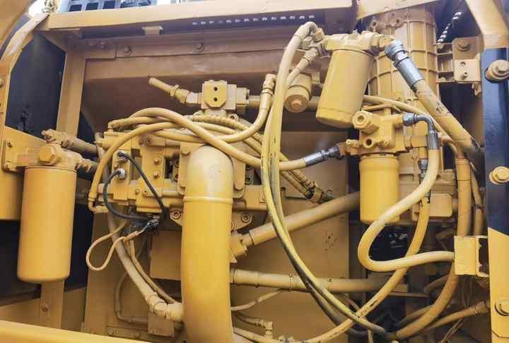Crawler excavator 30 Ton Heavy Excavator Japan Origin Cat 330d 330dl 330d2 Fairly Used Caterpillar Mining Excavator With Jack Hammer In Shanghai 30 Ton Heavy Excavator Japan Origin Cat 330d 330dl 330d2 Fairly Used Caterpillar Mining Excavator With Jack Hammer In Shanghai- Photo 3