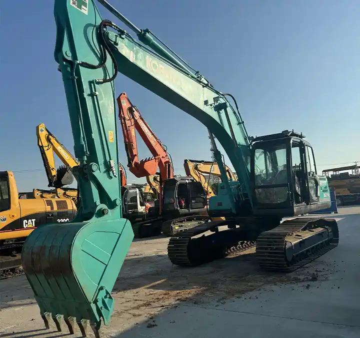Crawler excavator Japan Surplus Construction Excavator Kobelco Sk210 Sk230 Crawler Excavator With Hammer Pipe In Shanghai Japan Surplus Construction Excavator Kobelco Sk210 Sk230 Crawler Excavator With Hammer Pipe In Shanghai- Photo 3