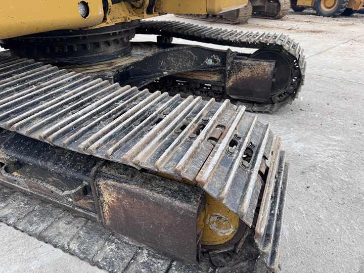 Crawler excavator Caterpillar 320gc Hevay Equipment Excavator Used Caterpillar 320gc Hevay Equipment Excavator Used- Photo 4