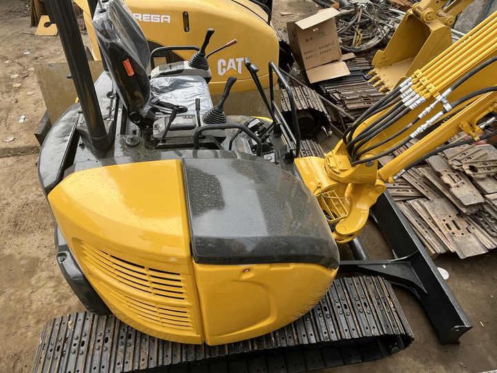 Crawler excavator High Quality Competitive Price Used Excavator Pc35mr-2 in Good Condition for Sale High Quality Competitive Price Used Excavator Pc35mr-2 in Good Condition for Sale- Photo 3