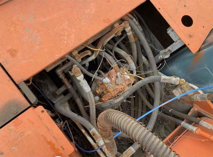 Crawler excavator Hot sale Used Hitachi EX200-3 digger 20ton Excavator second hand excavator Hot sale Used Hitachi EX200-3 digger 20ton Excavator second hand excavator- Photo 3