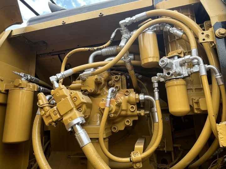 Crawler excavator 20Tons excavator Used CAT Excavator 325D 320D 320B 320BL 320C 320CL On sale 20Tons excavator Used CAT Excavator 325D 320D 320B 320BL 320C 320CL On sale- Photo 3