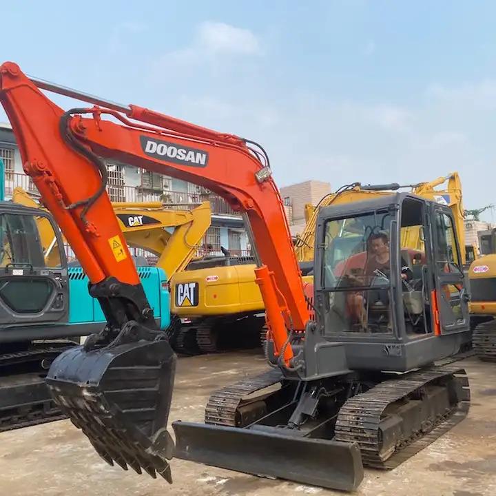 Crawler excavator 90% new Korea Doosan 6ton dx60 dx55 dx75 excavator 90% new Korea Doosan 6ton dx60 dx55 dx75 excavator- Photo 2