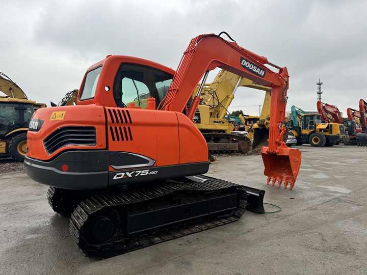 Crawler excavator Used Excavator Doosan DX75-9C Second-hand Excavator Digger DX75-9C Compact Shovel Crawler Doosan 75 Excavator Doosan Dx75-9C Used Excavator Doosan DX75-9C Second-hand Excavator Digger DX75-9C Compact Shovel Crawler Doosan 75 Excavator Doosan Dx75-9C- Photo 4