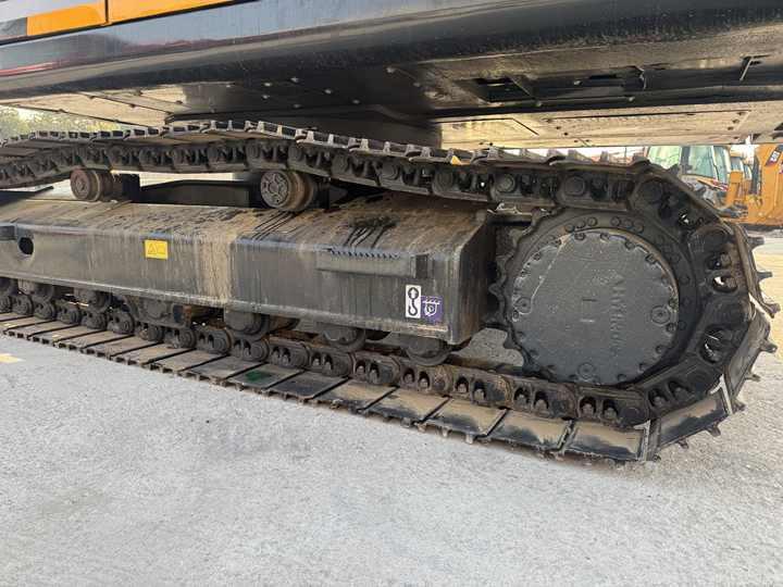 Crawler excavator Original Used Korea 22ton Hyundai 220lc-9s Excavator for Sale in Good Condition and Low Working Time Original Used Korea 22ton Hyundai 220lc-9s Excavator for Sale in Good Condition and Low Working Time- Photo 6