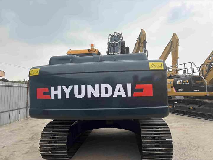 Excavator Original Used Korea 22ton Hyundai 220lc-9s 225lc-9t Excavator for Sale in Good Condition and Low Working Time Original Used Korea 22ton Hyundai 220lc-9s 225lc-9t Excavator for Sale in Good Condition and Low Working Time- Photo 3