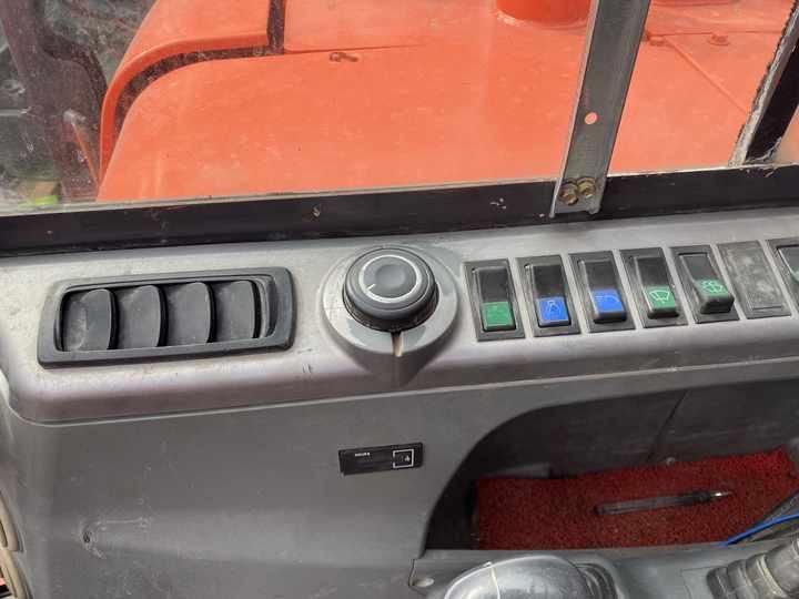 Crawler excavator Awesome Performance Korea Imported Small Scale Used Doosan Dx60 Excavator in Shanghai Awesome Performance Korea Imported Small Scale Used Doosan Dx60 Excavator in Shanghai- Photo 3