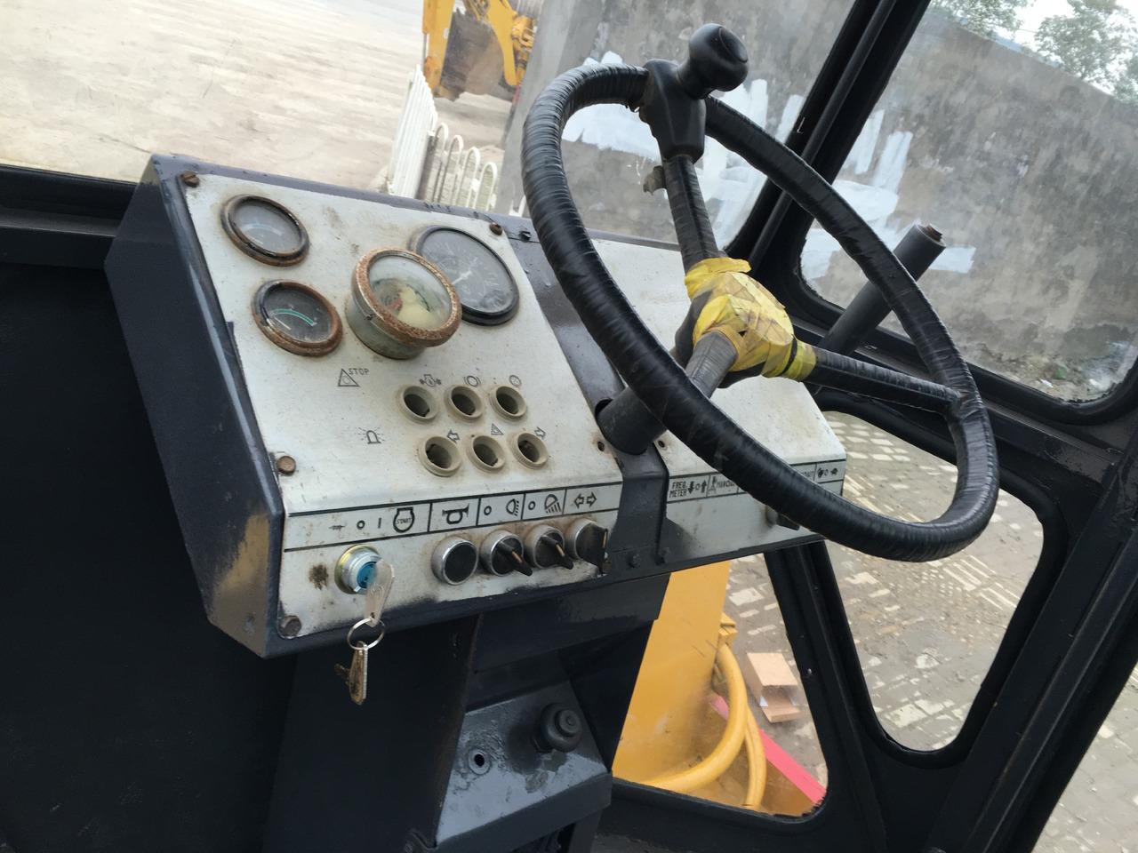 Road roller High Quality Used 15 Ton Vibratory Road Roller Dynapac Ca30d Single-drum Soil Compactor Cummins Engine In Shanghai High Quality Used 15 Ton Vibratory Road Roller Dynapac Ca30d Single-drum Soil Compactor Cummins Engine In Shanghai- Photo 3