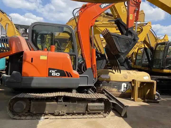 Escavatore cingolato 6tons doosan excavator used dx60 dh60 dx55 dh55 mini excavator free shipping 6tons doosan excavator used dx60 dh60 dx55 dh55 mini excavator free shipping- Photo 4