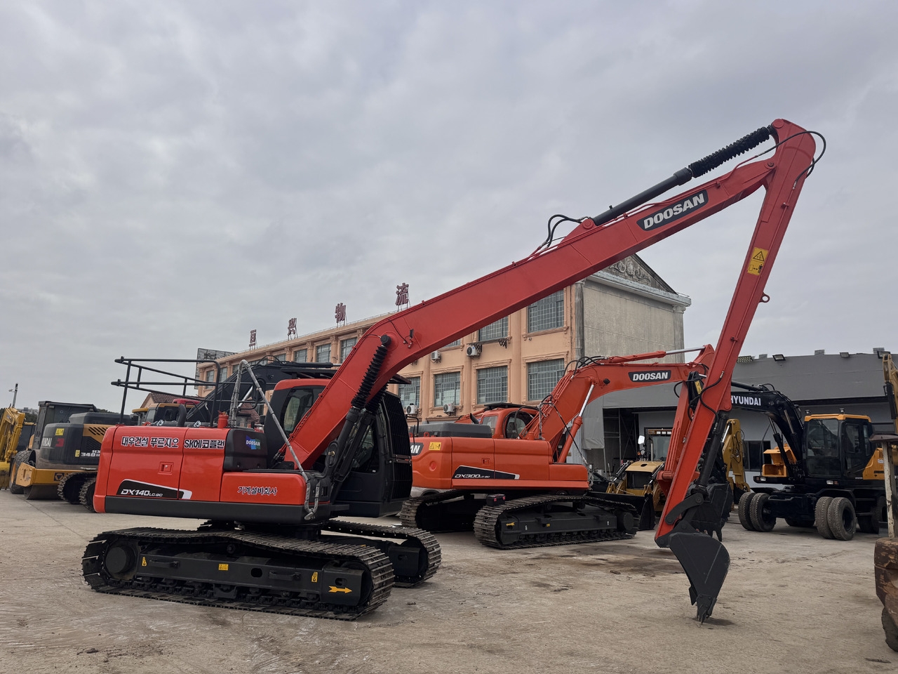 Escavatore cingolato Used Doosan DX140LC Crawler Excavator With Long Reach Boom For Sale Used Doosan DX140LC Crawler Excavator With Long Reach Boom For Sale- Photo 2