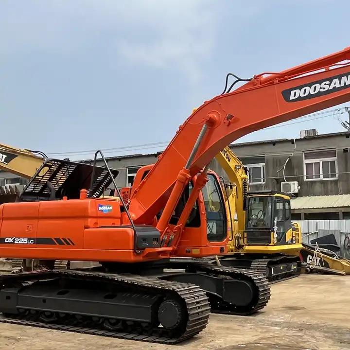 Escavatore cingolato 90% new Used Doosan dx225 excavator on sale with manual engine made in Korea 90% new Used Doosan dx225 excavator on sale with manual engine made in Korea- Photo 2