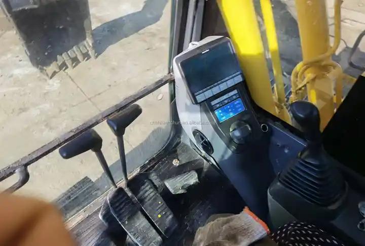 Escavatore cingolato Used Komatus excavator PC200-8 in good condition for sale Used Komatus excavator PC200-8 in good condition for sale- Photo 4